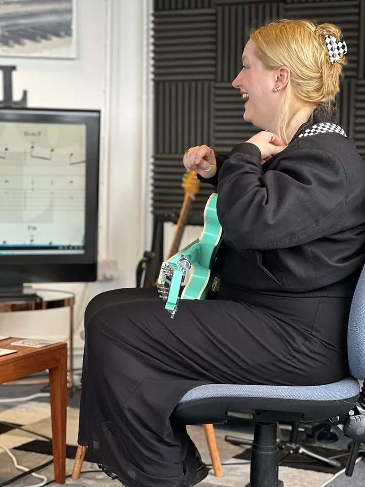 Premium guitar lessons near you in Salford Salford Guitar Lessons - The heartbeat of learning guitar in Salford